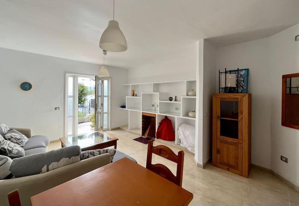 Playa Chica Apt With Terrace 100 M From The Sea Puerto del Carmen  Exterior foto