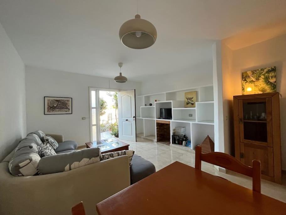 Playa Chica Apt With Terrace 100 M From The Sea Puerto del Carmen  Exterior foto